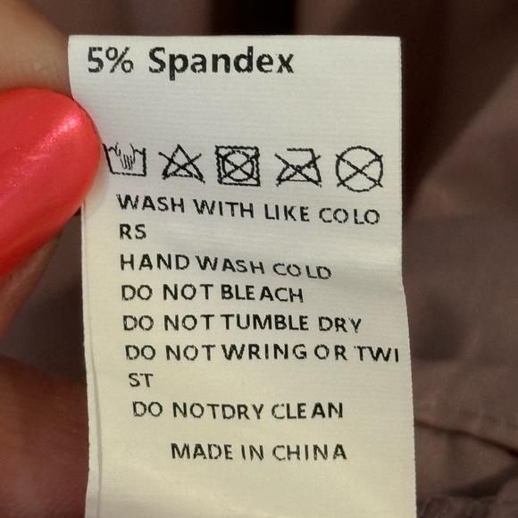 Little girls dress size 120 (4/5) pretty mauve color with cut outs on each side - Picture 6 of 6